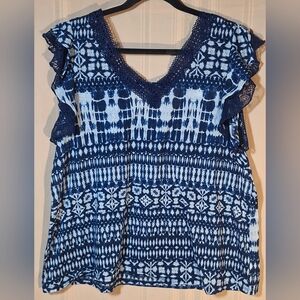 BOBBIE BROOKS  Navy and White Patterned Blouse